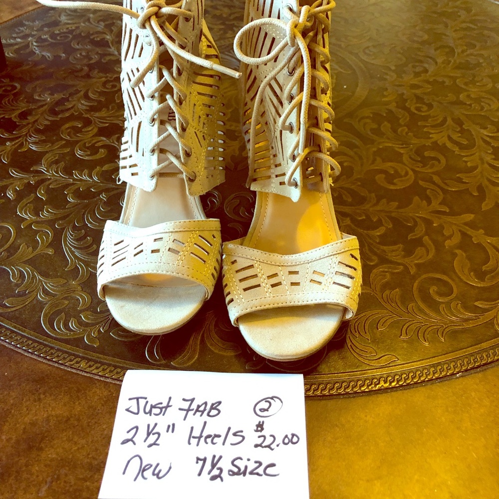 Lace up heels size 71/2 new